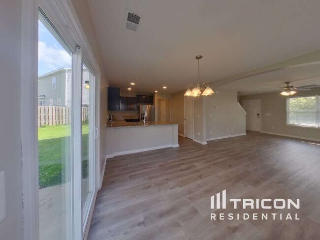 Photo - 216 Whispering Oak Ln