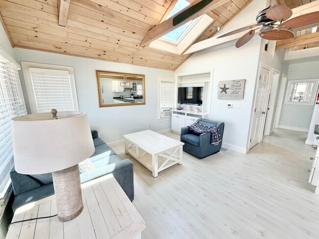28 Concord Ave Unit 2