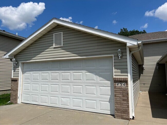Photo - 434 N Coddington Ave Townhome