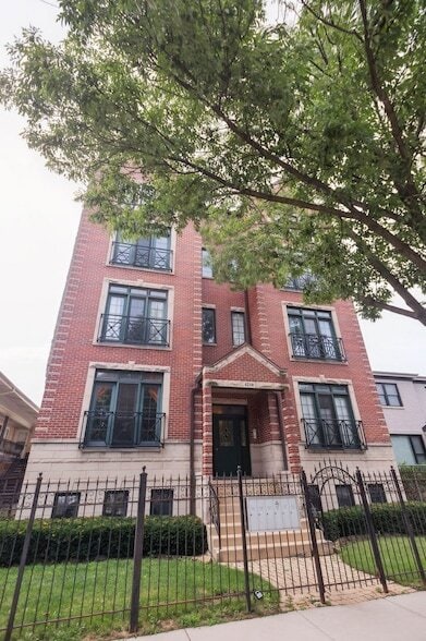 Building Photo - 4210 N California Ave Unit 1S Rental