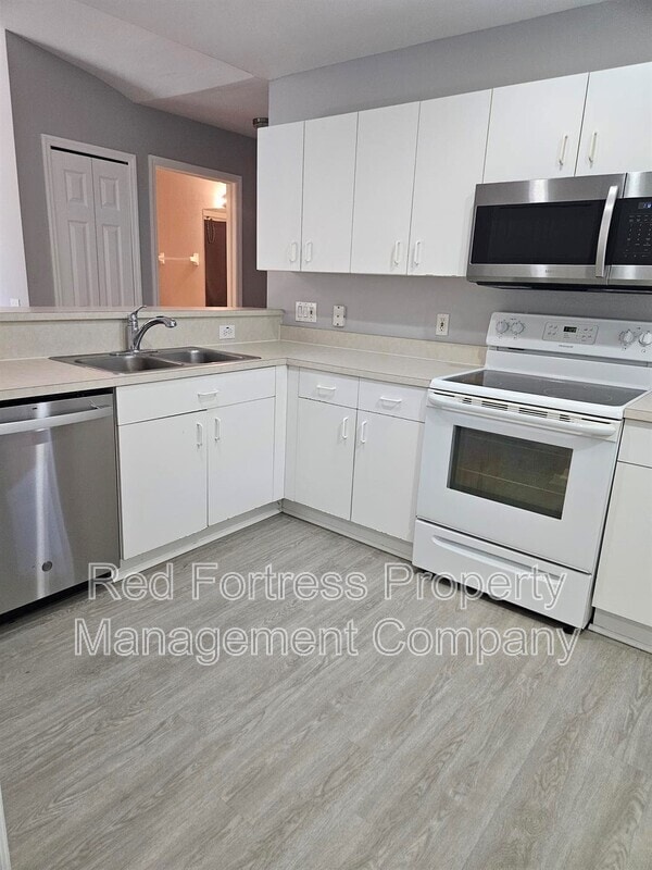 Photo - 130 Zenith Cir