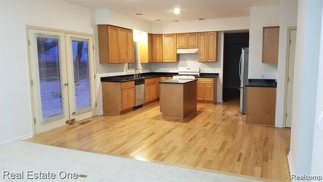 Photo - 4978 Somerton Dr