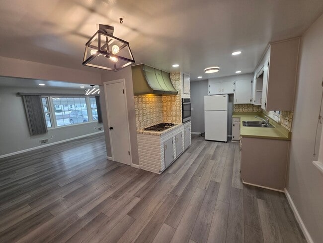 Photo - Available Now Great 3 Bedroom Ranch Home Close To Everything!