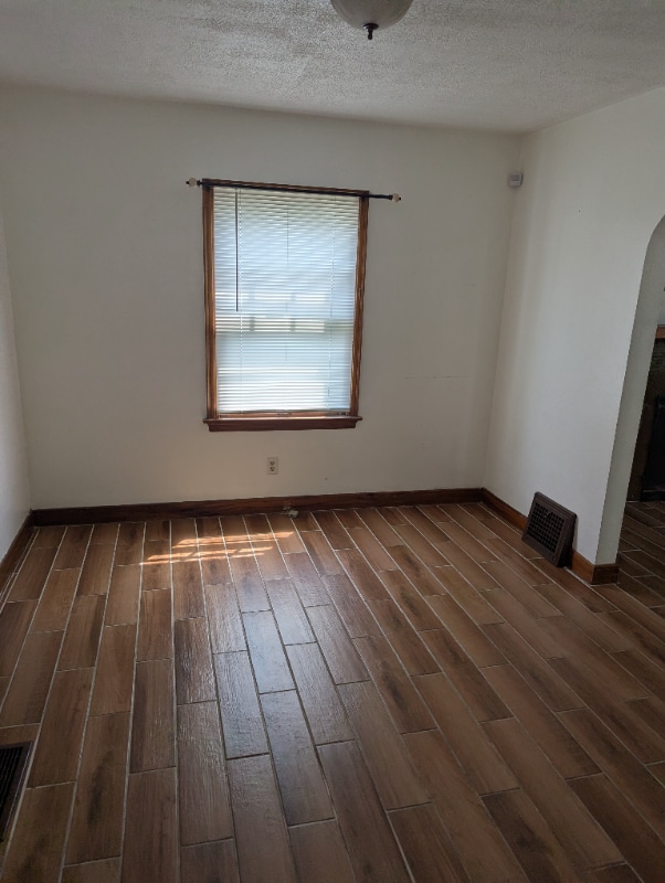 Photo - 367 Laird Ave SE