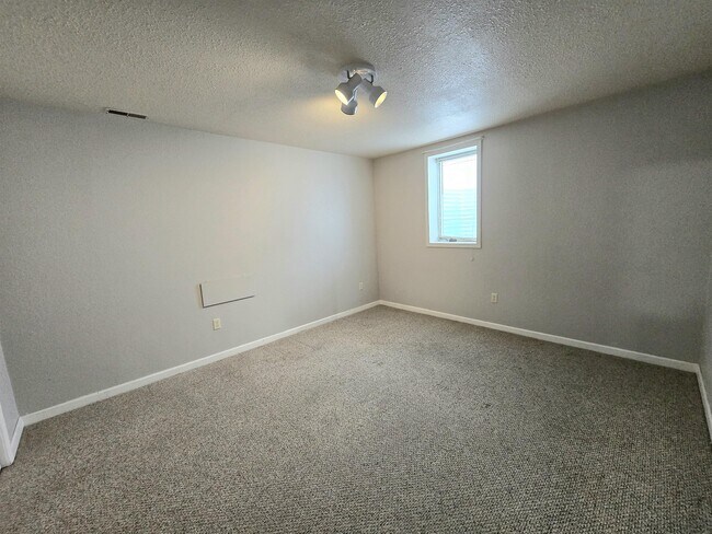 Photo - 2216 Drum Ave