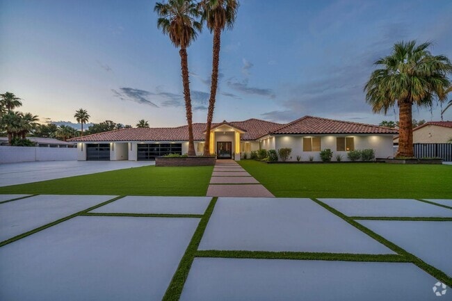 Building Photo - Meticulously renovated single-story contem... Rental