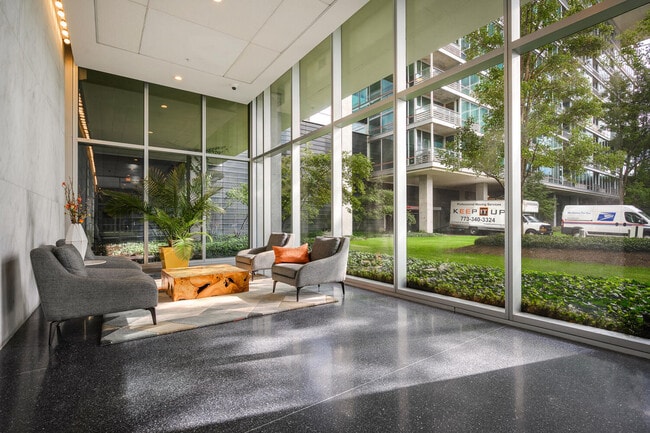 Photo - 9725 Woods Dr Unidad 1002