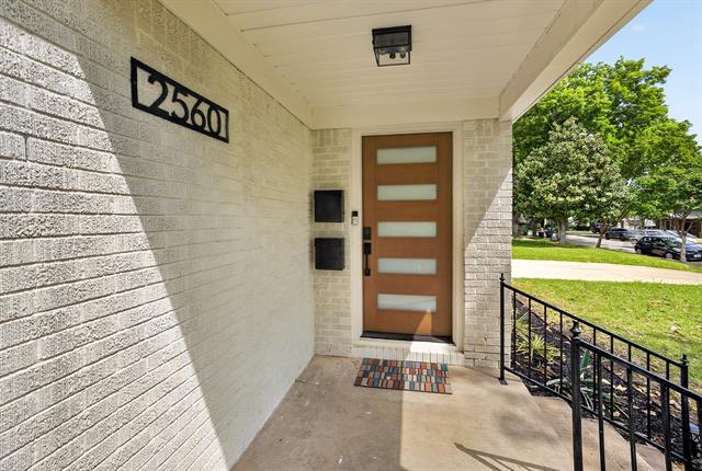 Photo - 2560 Rogers Ave