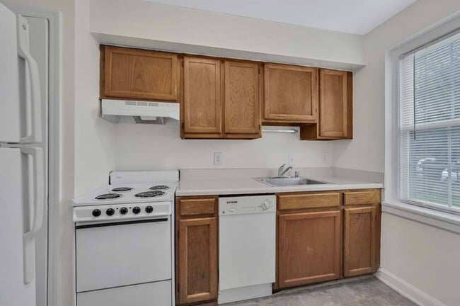 Photo - Woodside Place