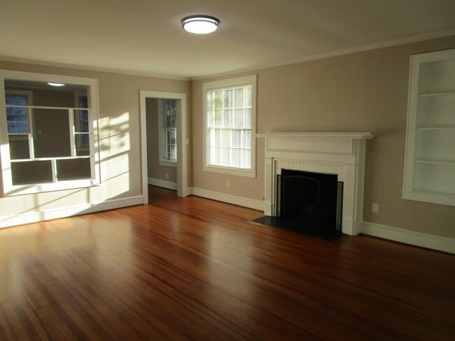 Photo - 7 Harby Ave