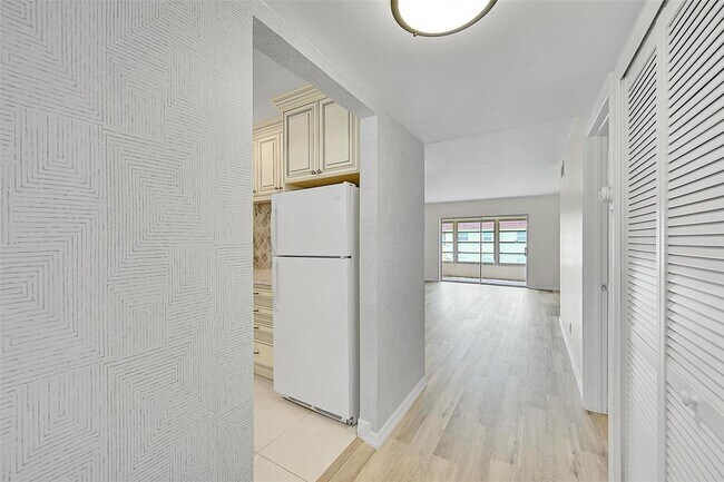 23 Abbey Ln Unit 202