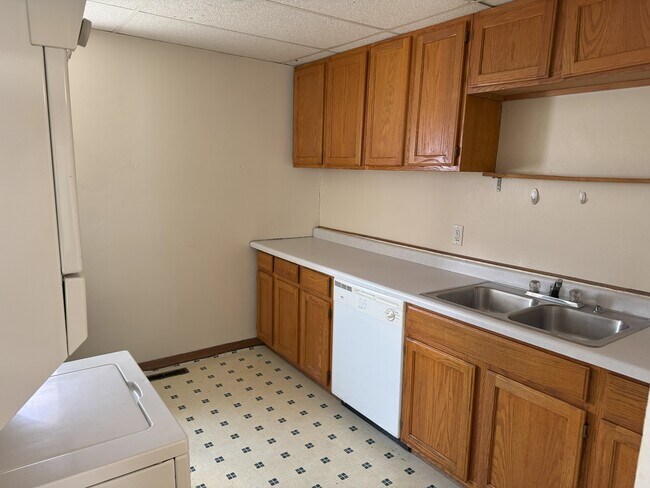 812 Chippewa St Unit 4BR/1BA