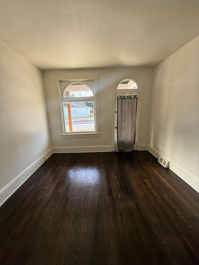 Photo - 62-64 Wayside Avenue Unidad 62 Wayside Avenue