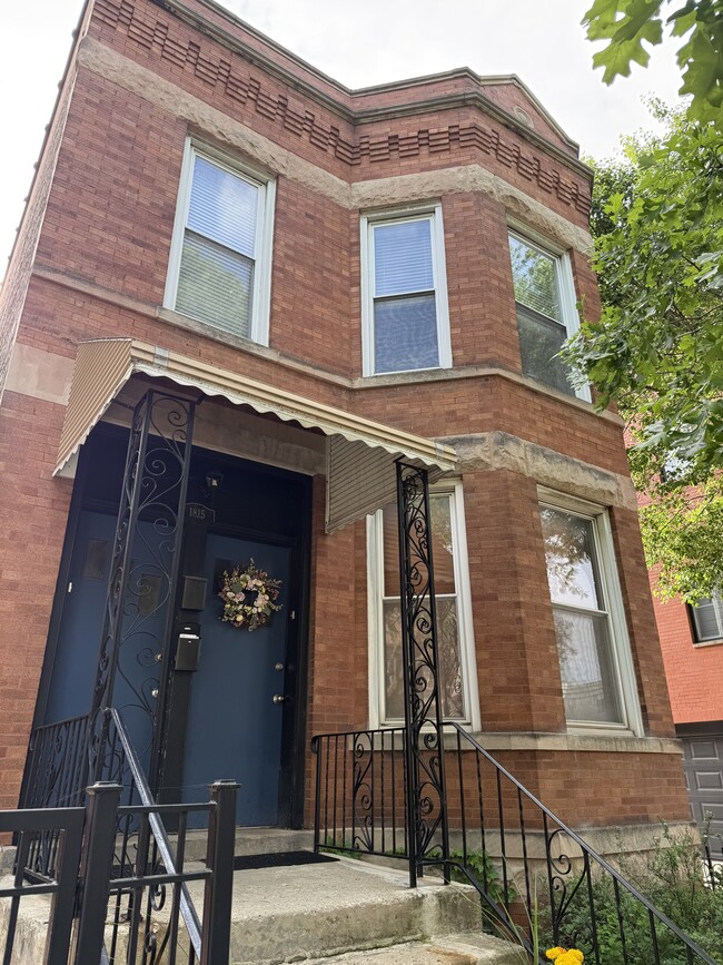 Building Photo - 1815 N Paulina St Unit 1