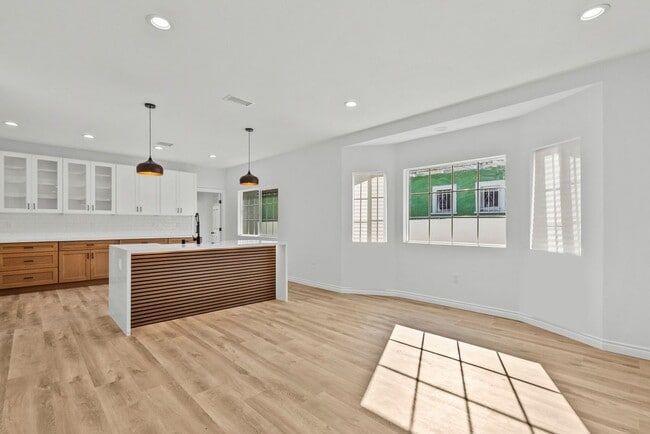3666 2nd Ave