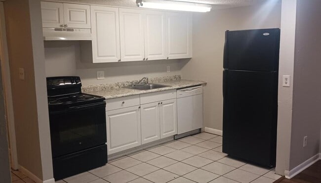 Photo - 6954 Trout St