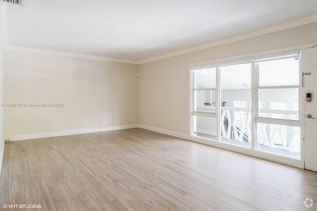 Building Photo - 21 Edgewater Dr Unit 206 Rental