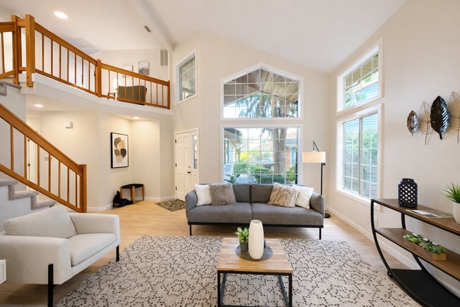 Photo - Spacious 3-Bedroom Home with Sunroom in Private Lake Community – Everett