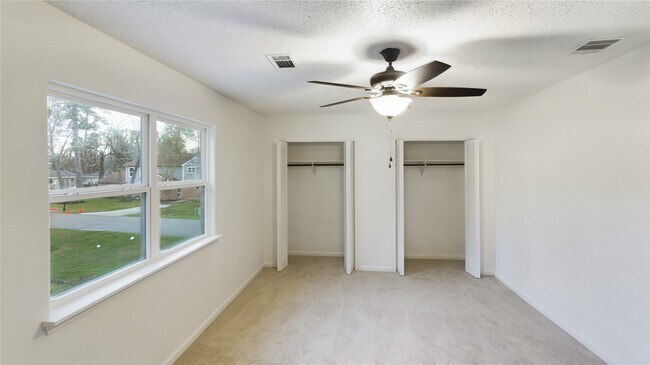 Photo - 556 Roanoke Dr
