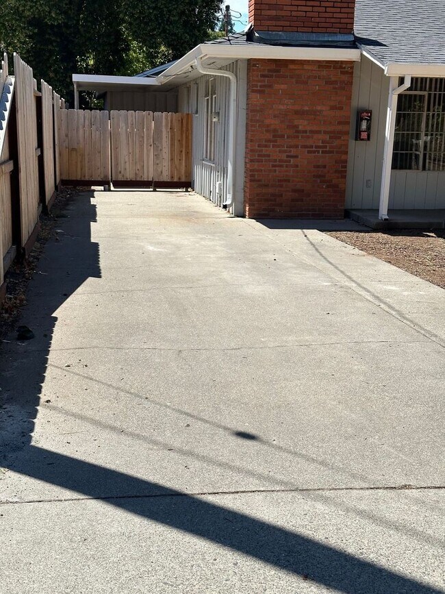 Photo - 1209 Warner St Unidad 1209 Front