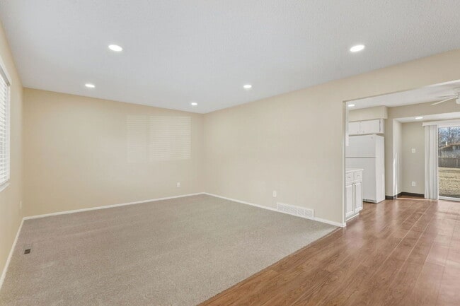 Photo - 1549 Sanderson Ave