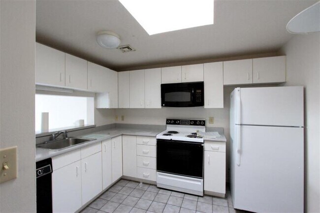 Photo - 199 Beacon St Unit 5
