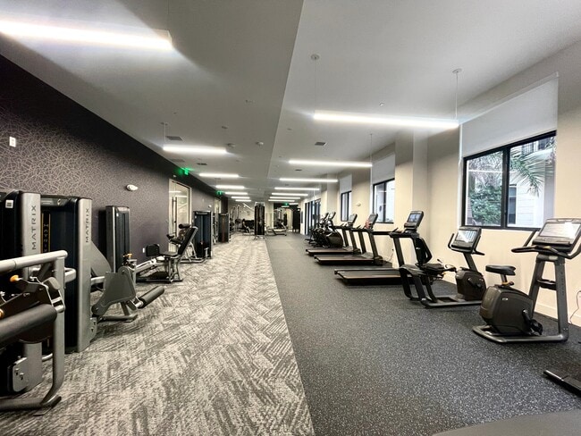 Gym - Bay Pointe Apartments