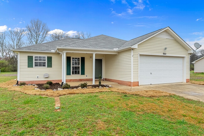 Photo - 334 Earnhardt Dr