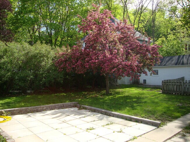 Photo - Walking Distance to St. Mary's Hospital an...