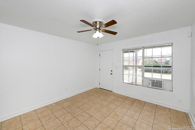 Photo - 1731 E Carson St