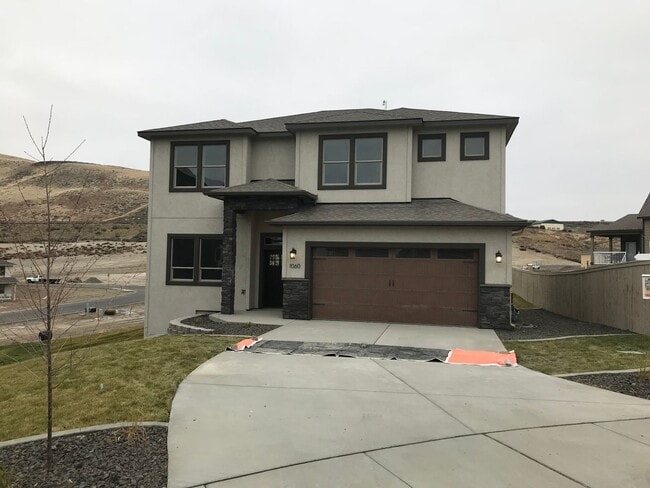 Building Photo - Amazing 4-bedroom home in White Bluffs!
