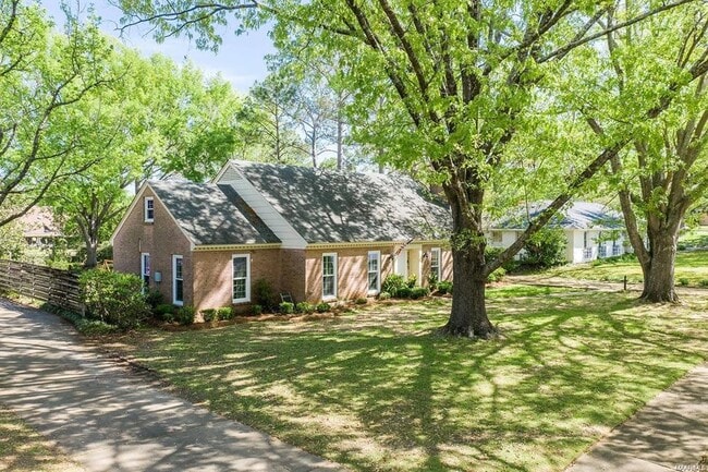 Photo - 2925 Fernway Dr