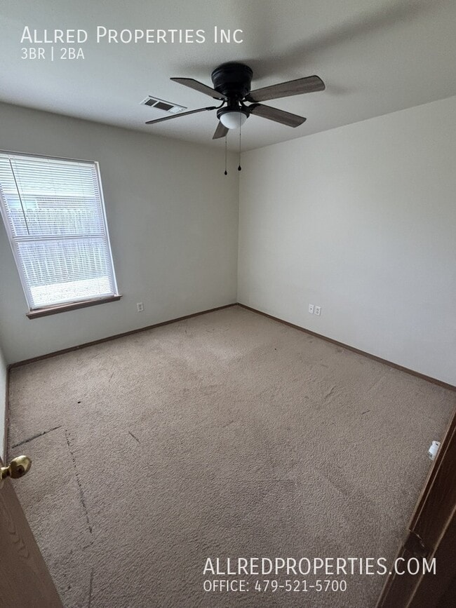 Photo - 407 E Asher Ct