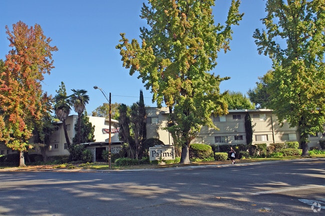 Palms Apartments