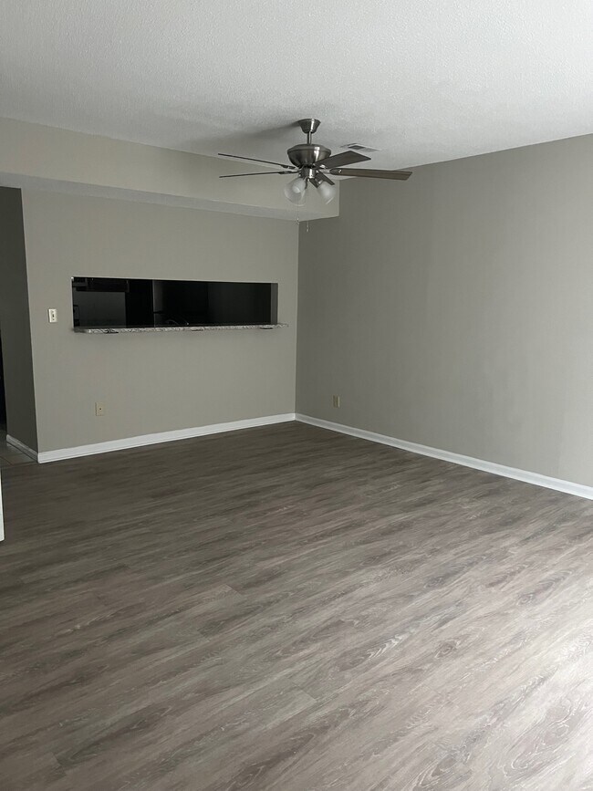 Photo - 122 Magnolia St