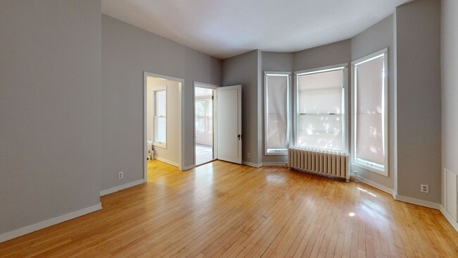 Photo - 629 6th St SE Unit #3 (1br) Newly renovated