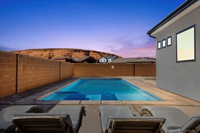 Photo - "Beautiful 4-Bed Oasis with 2.5 Baths in Serene Dixie Springs Community"