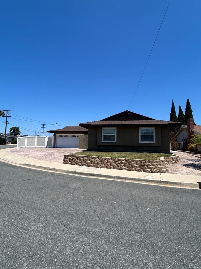 Photo - Beautiful and Spacious 3 Bedroom, 2 Bath Home!