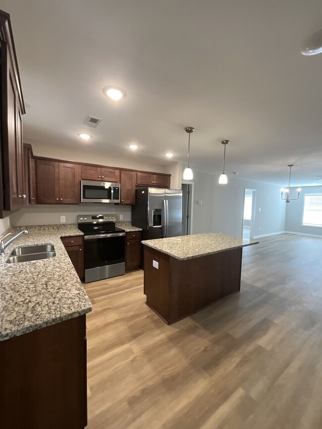 Photo - 807 Middleton Rd