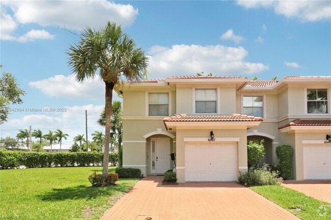 Building Photo - 6047 Seminole Gardens Cir Rental