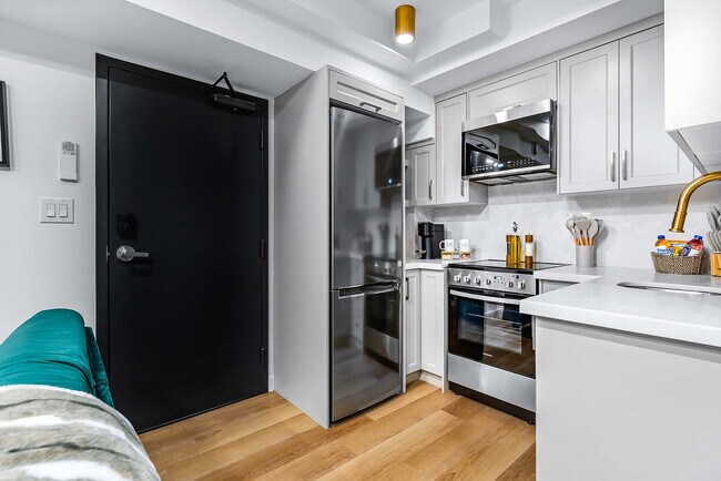 Photo - 168 McCaul St Unit SI ID1389236P