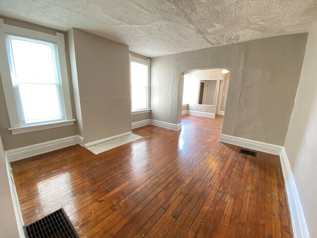 Photo - Hunter Ave 1438-1440 ONYX Unit 1438