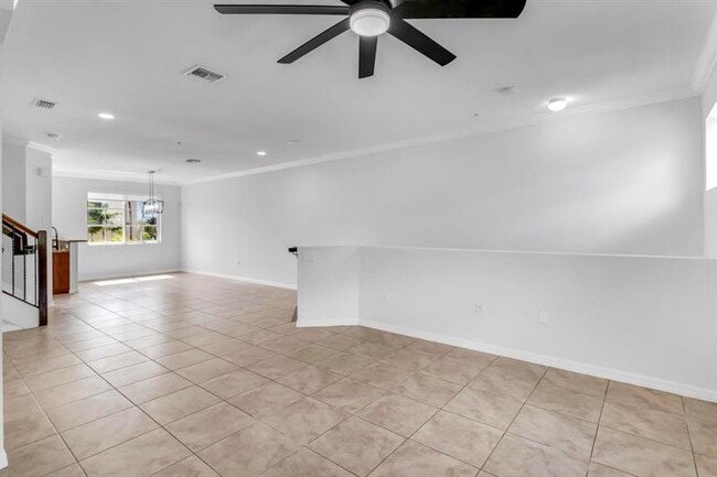 Photo - 12600 SW 50th Ct Unidad 427