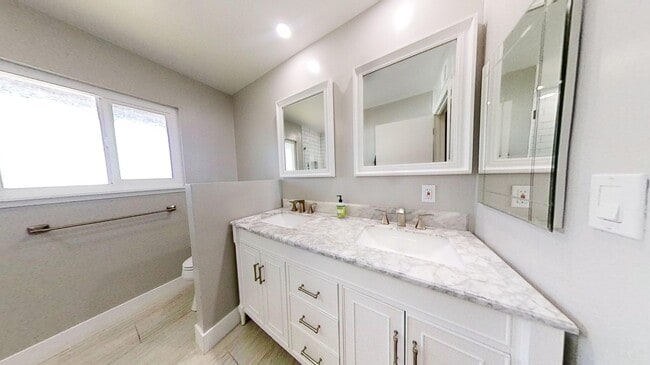 Building Photo - 6838 Del Playa Dr