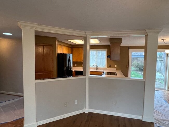 Photo - NEW TO MARKET, CLOSE TO SOUTH MEDFORD HIGH...