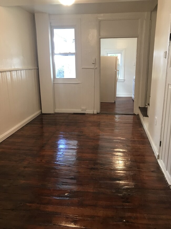 Photo - 239 S Queen St
