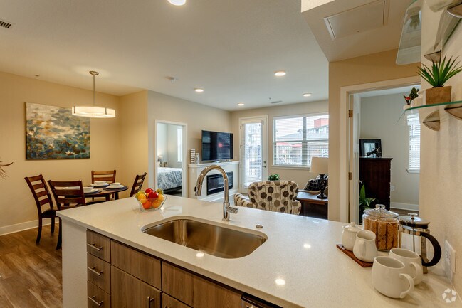2BD, 2BA - 924 SF
