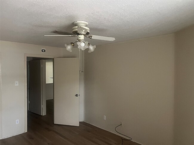 Photo - 10737 Braes Bend Dr