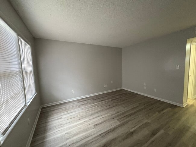 Photo - 131 Wall St Unit 112