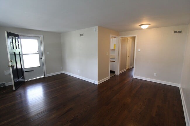 320 E 28th Ave